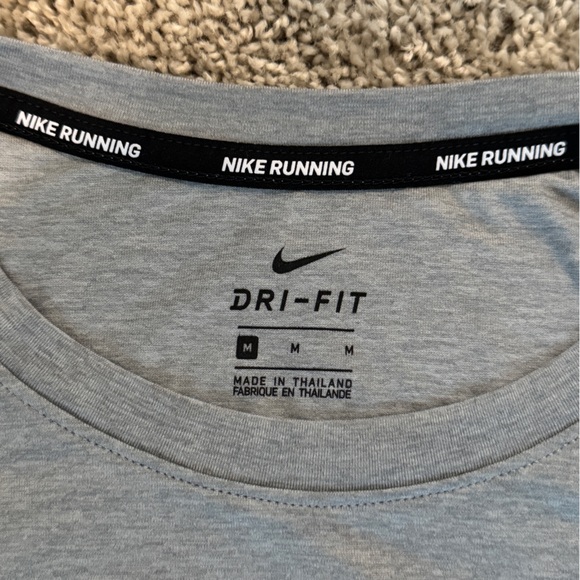 Nike Activewear Long Sleeve Tee Color Block Sleeves Women’s Size M - Picture 4 of 5